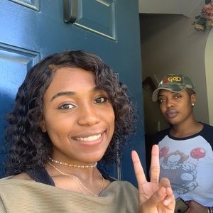 Meet your Posher, Niasia